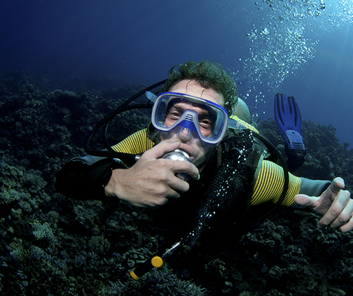 Man scuba diving"